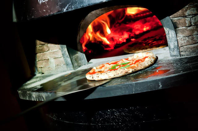 napoli pizza village