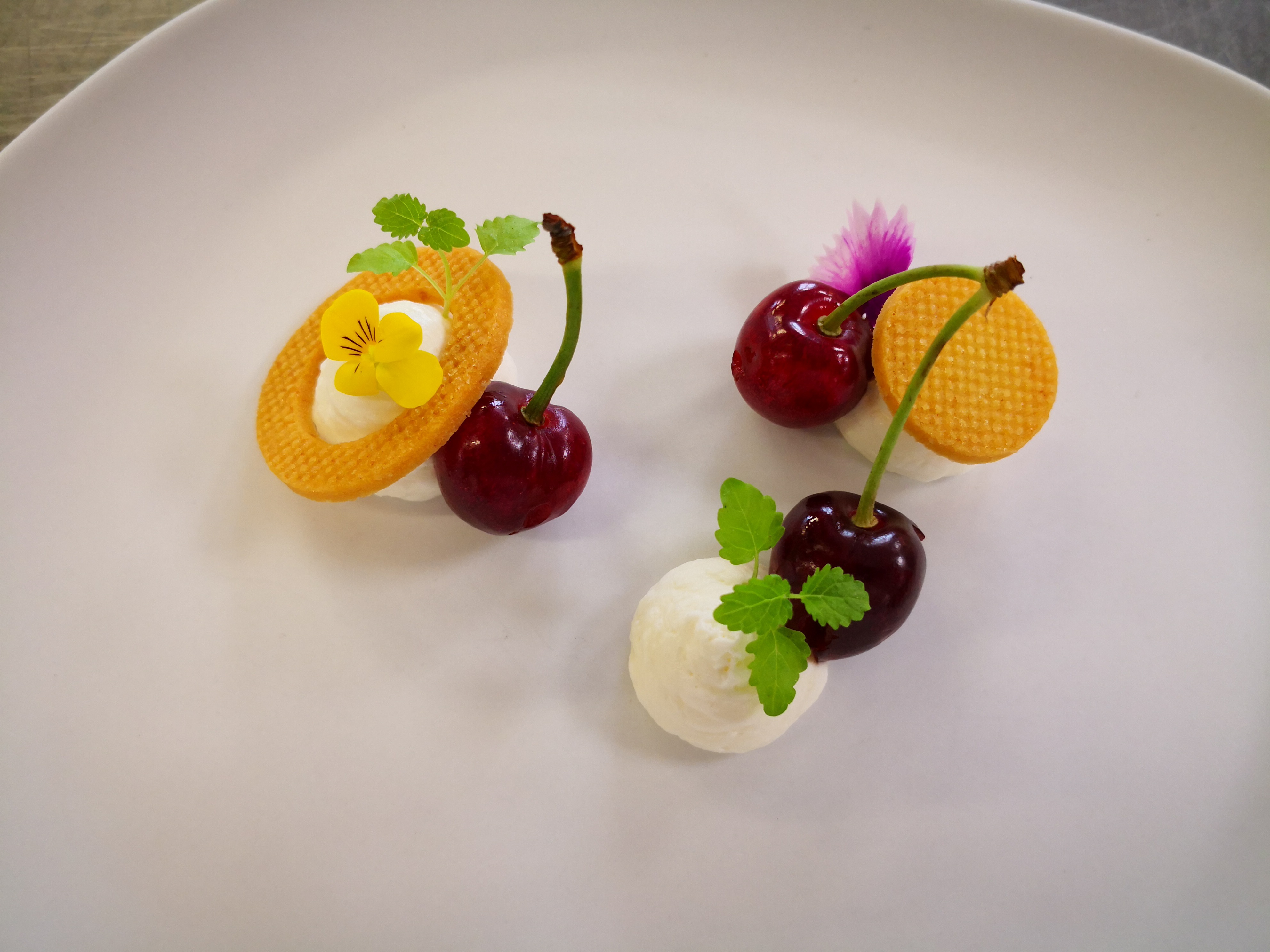 ciliegie, zenzero e camomilla andrea riva moscara