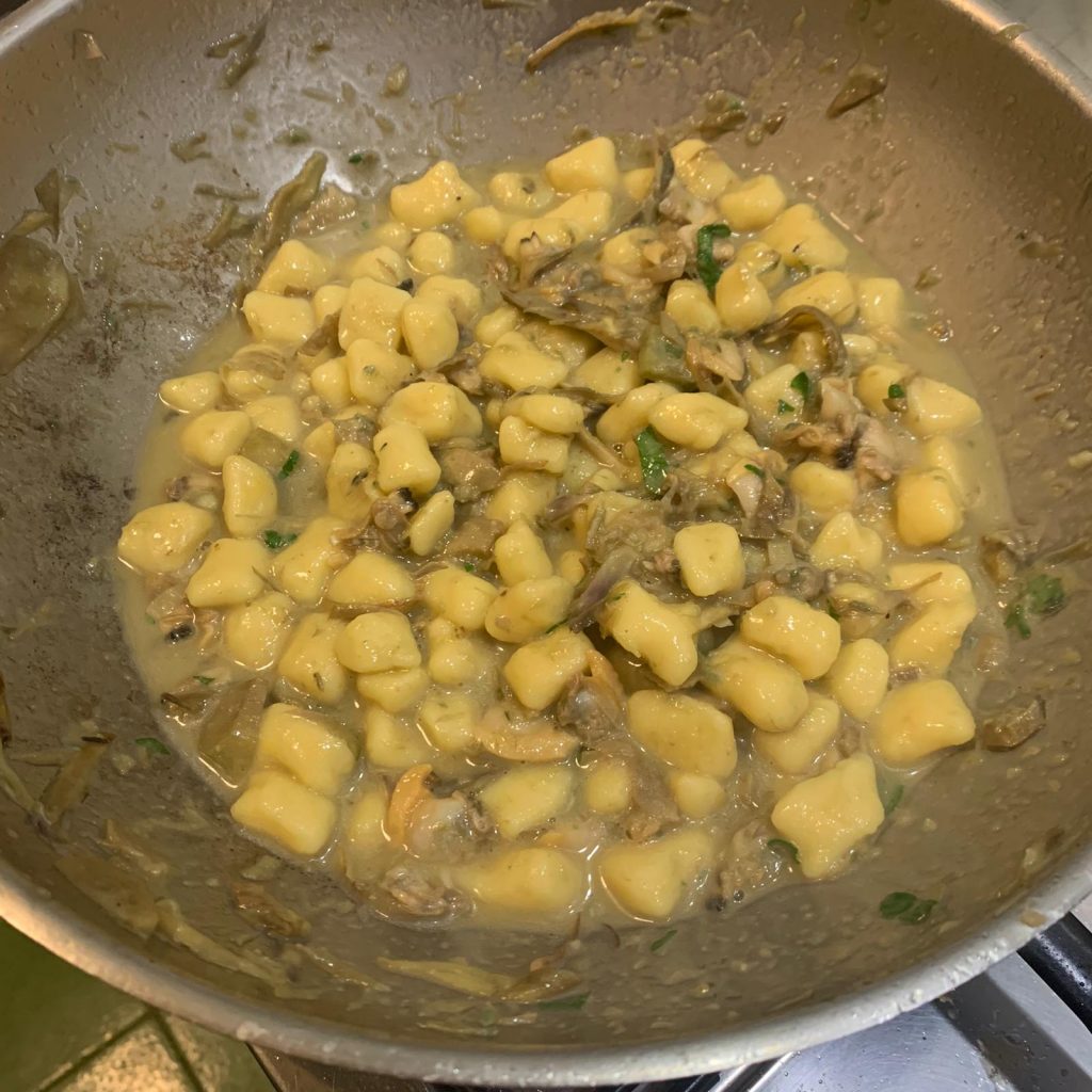 gnocchi vongole e carciofi