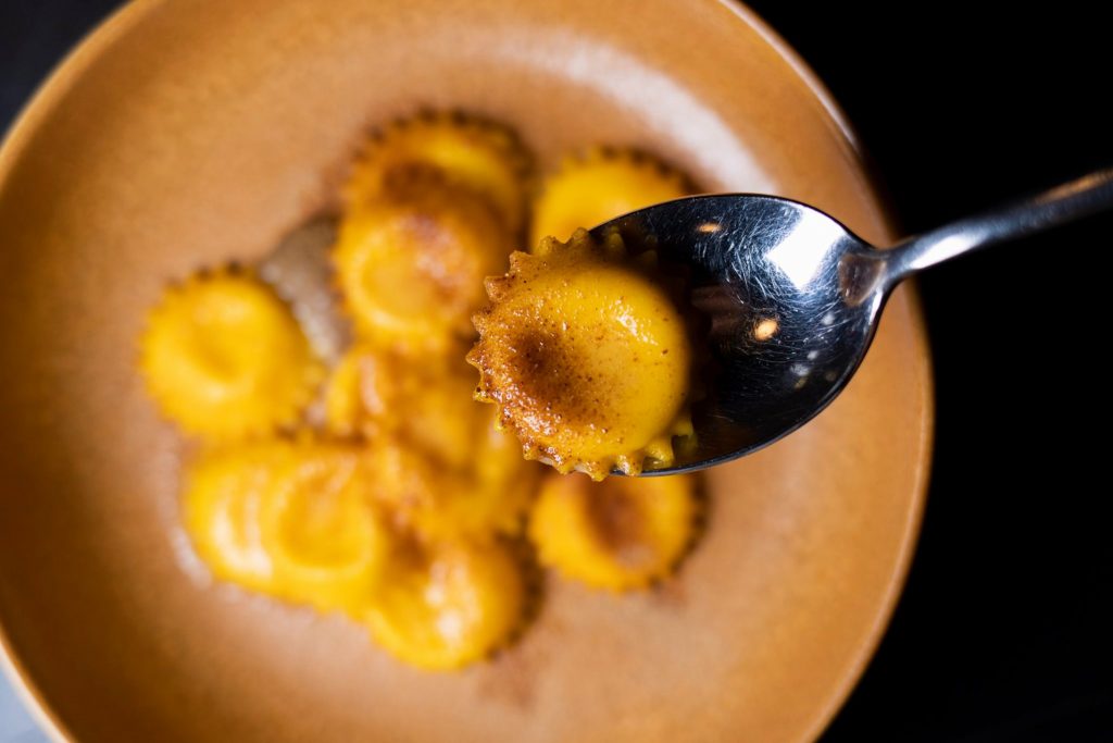 dining bonds glass hostaria