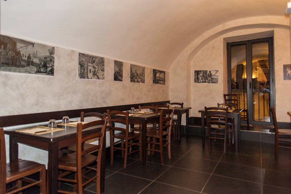 Napoli la Taverna a Santa Chiara resiste grazie al crowdfunding MangiaeBevi Napoli la Taverna a Santa Chiara resiste grazie al crowdfunding MangiaeBevi