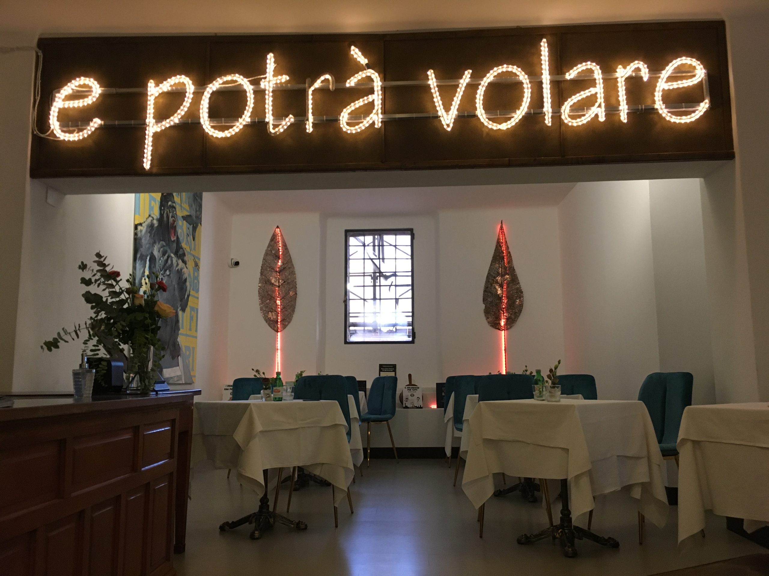 Bologna: cosa si mangia da Piano Piano che ha aperto in Piazza Maggiore -  MangiaeBevi