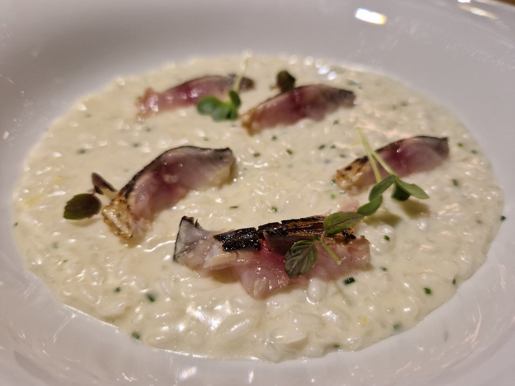 Tribus Restaurant