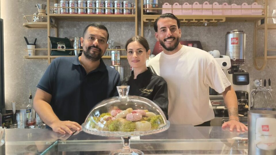 Cagliostro Cafe & Bakery