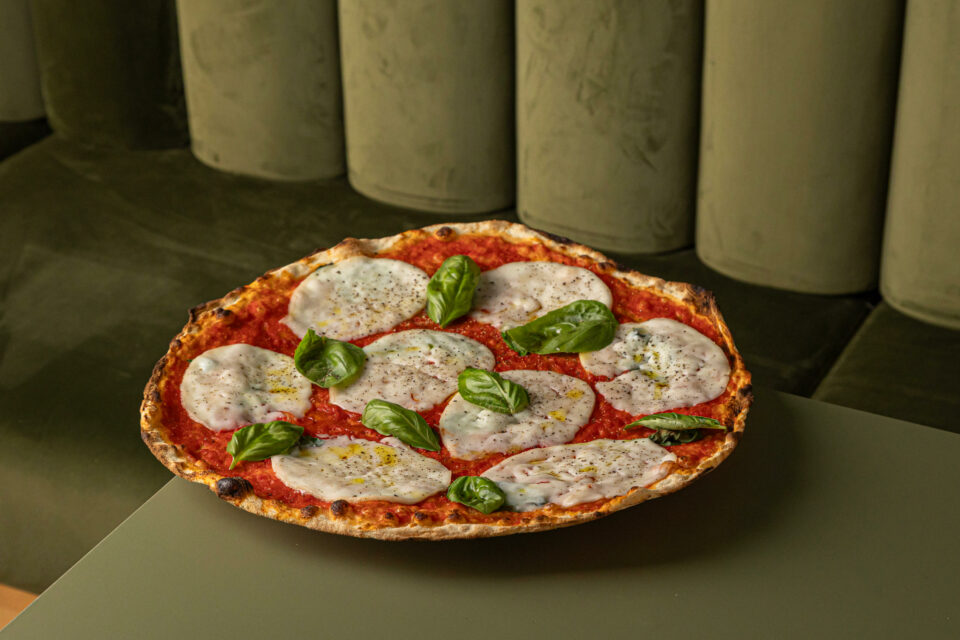 Provola e pecora, una delle tonde di De Giuseppe Pizzeria
