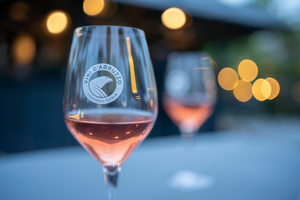 rosa ros&eacute;