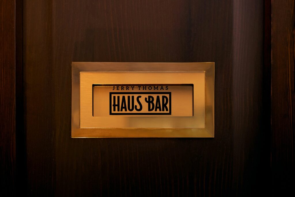jerry thomas hausbar