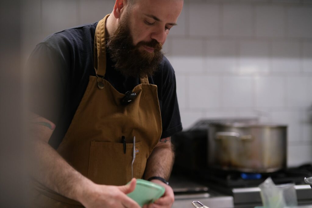 luca ronzoni, chef e patron di riccioli d'oro